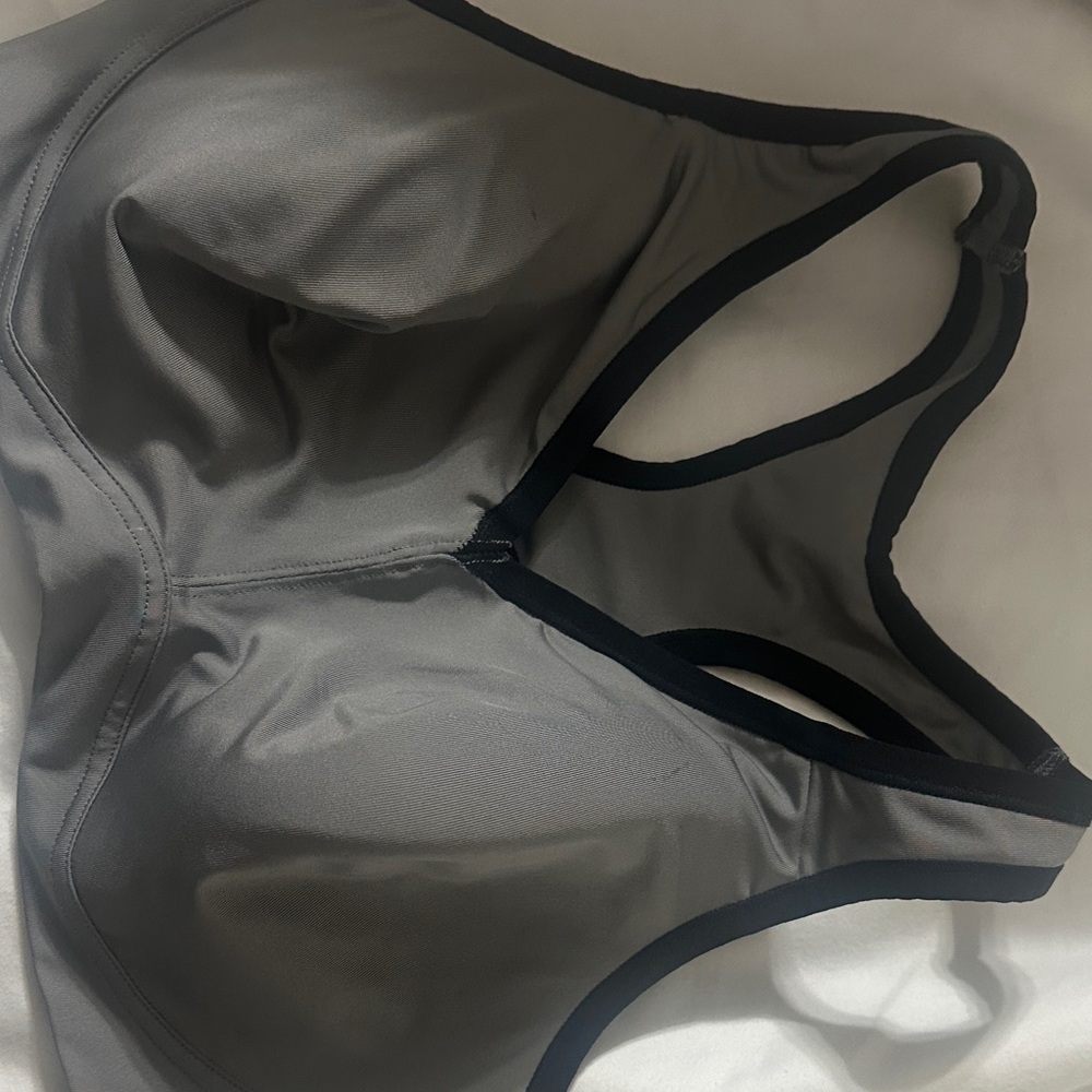 Natori Charcoal and Black underwire  Sports Bra
